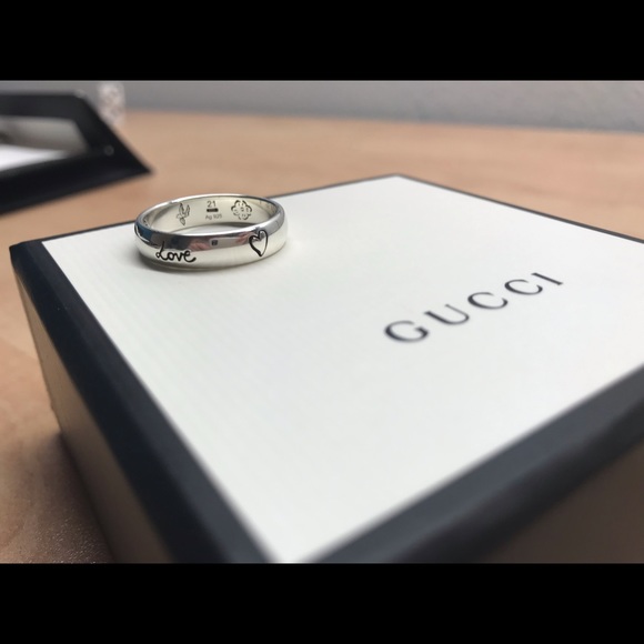 Gucci ring